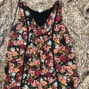 Floral Blouse size Medium